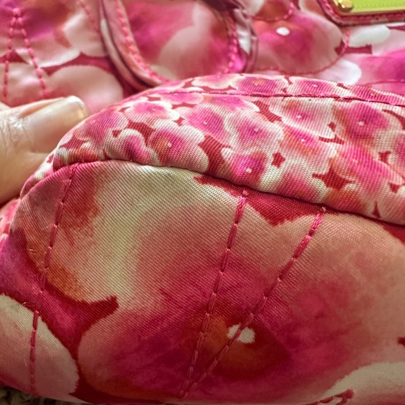 Marc Jacobs Vibrant Pink Floral Laptop Bag with Yellow Polyester Fiber Interior - Picture 3 of 13